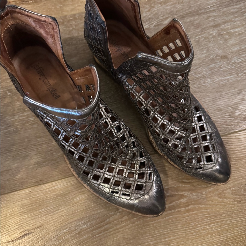 Women’s Woven Leather Pointed Toe Shoes - pewter